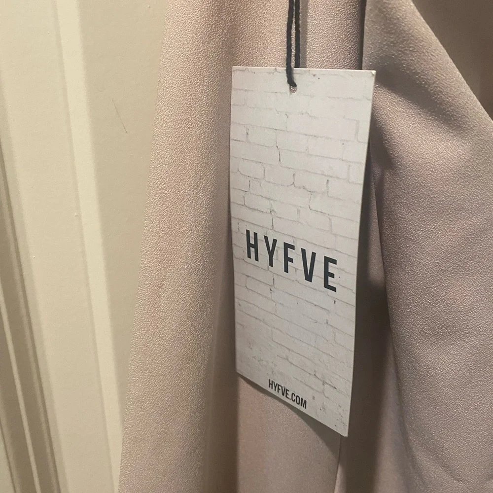 Champagne colored evening sleeveless dress. - Picture 5 of 6